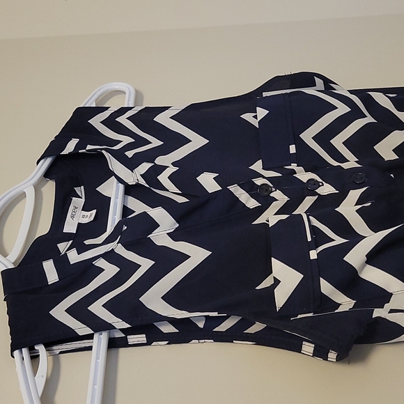 Flowy Stripe Dress - Picture 3 of 4